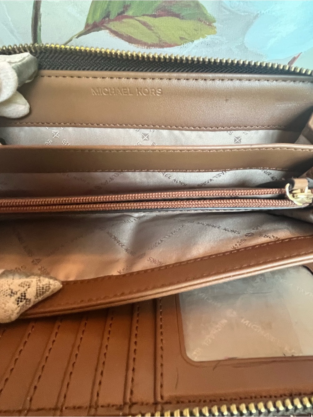Michael Kors Jet Set Travel Continental  Wallet with Gold Logo Lettering (GUC) - Picture 10 of 15